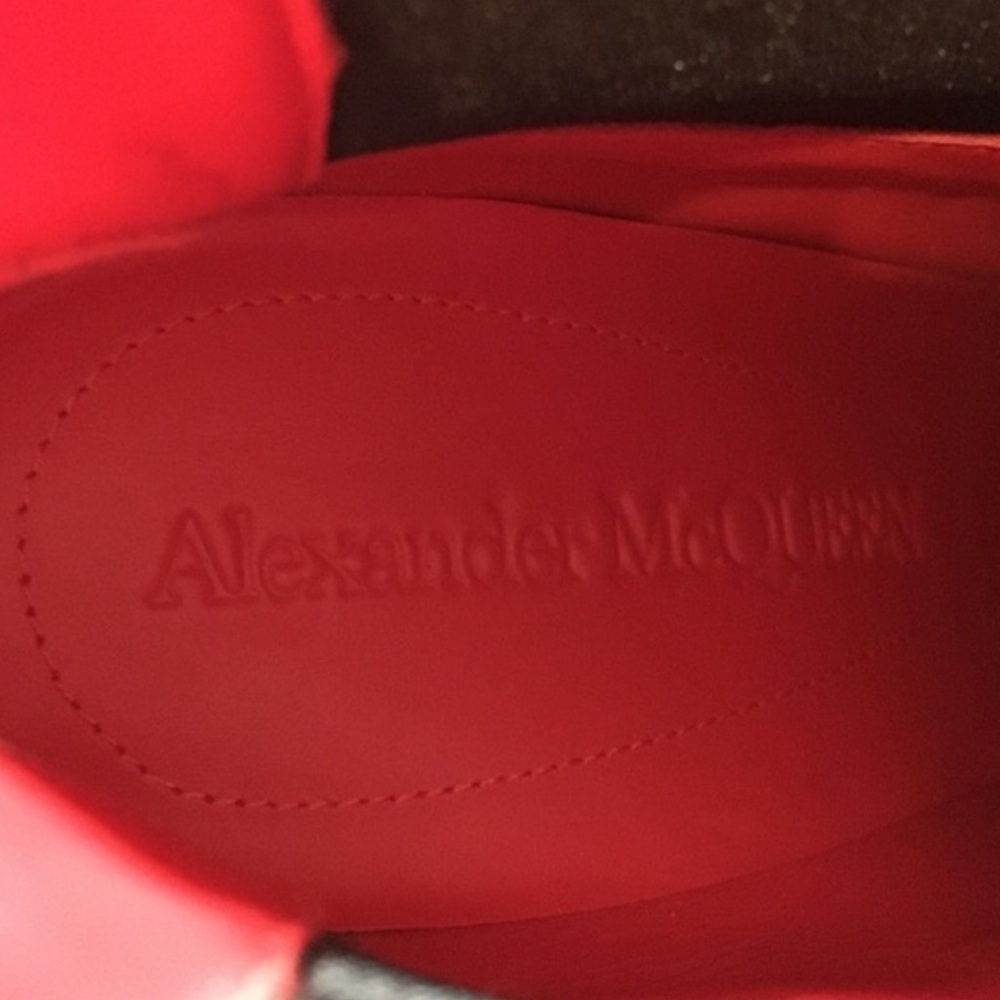 TRADE ALEXANDER MCQUEEN CHELSEA BOOTS -RED LEATHER -SIZE 37.5 / 7.5 US , NEW - Picture 2 of 11